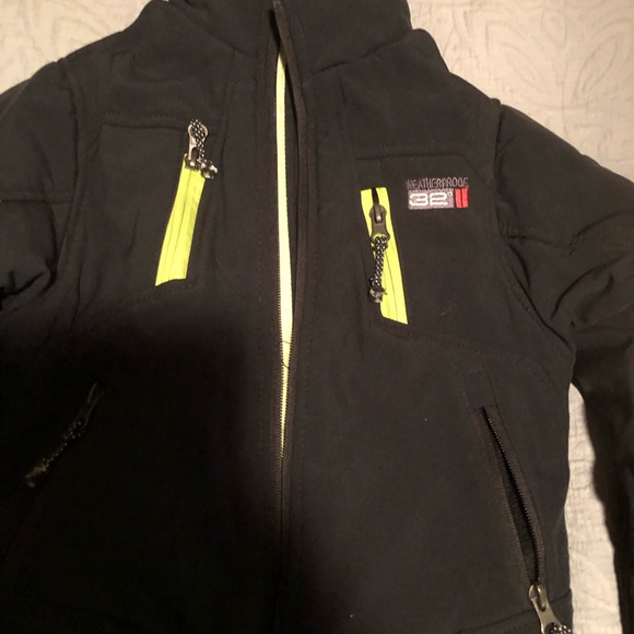 Weatherproof boys winter jacket . - Picture 3 of 4